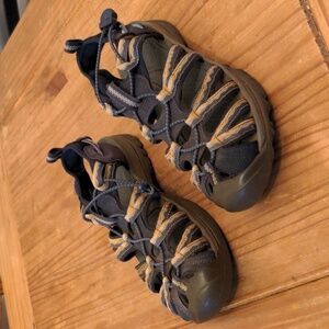 Women's Keen Whisper Waterproof Sandals in Pale Yellow/Gray, Size 8.5